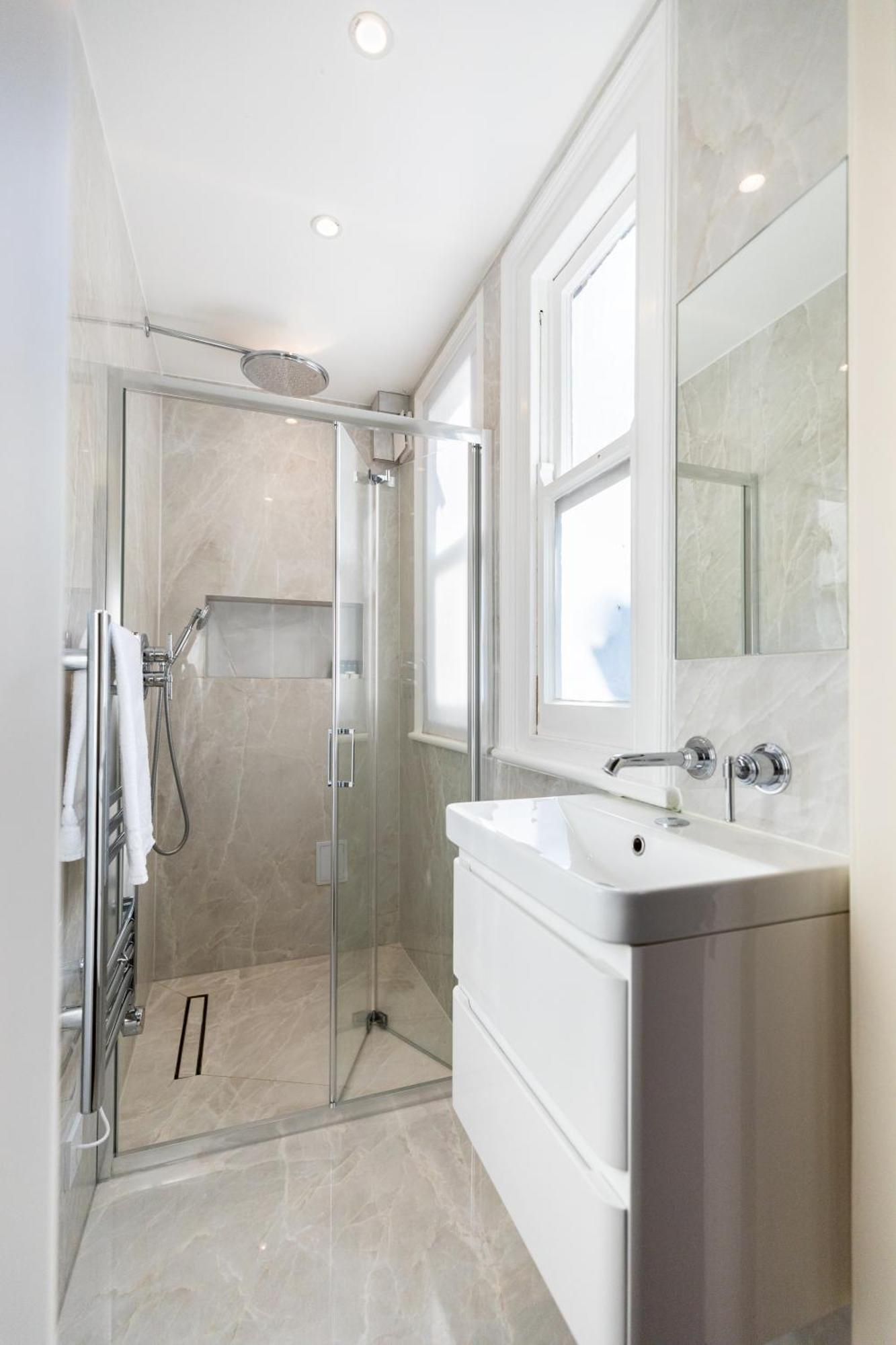 Hotel Mayfair Residences 2*